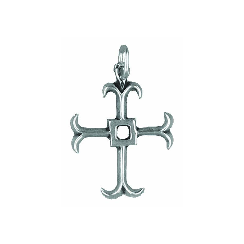 Cross Pattée, Pierced Square in the Center