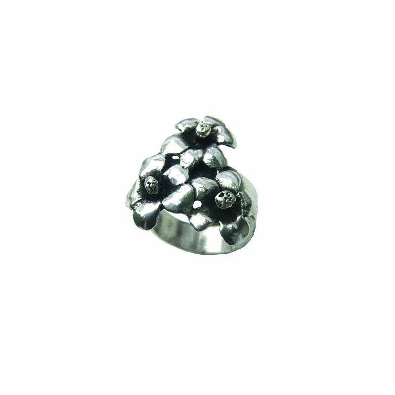 Spring Ring with 3 Flowers