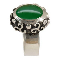 Oval Green Agate Triskel Ring (Open)