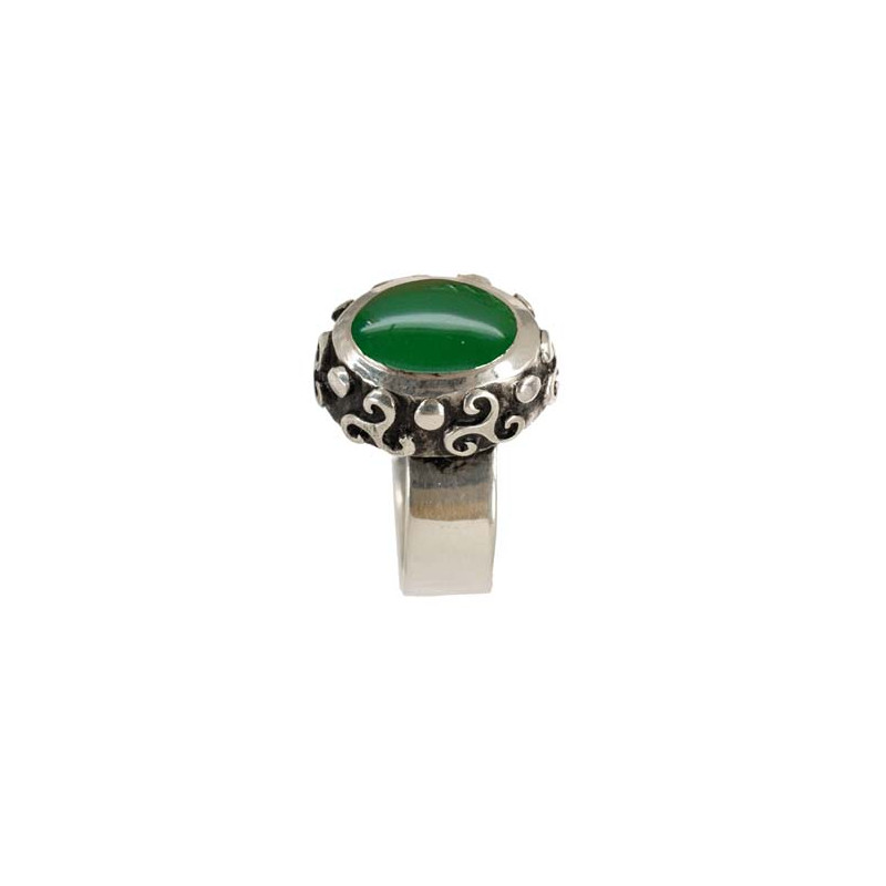 Oval Green Agate Triskel Ring (Open)