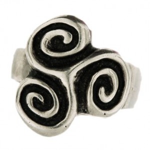 triskel signet ring 8g