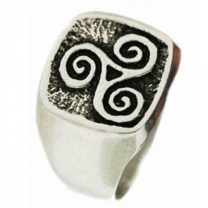 Toulhoat squared triskel signet ring 9g