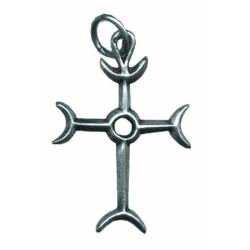 Croix Pattée En Arcs, Rond Creux Au Centre