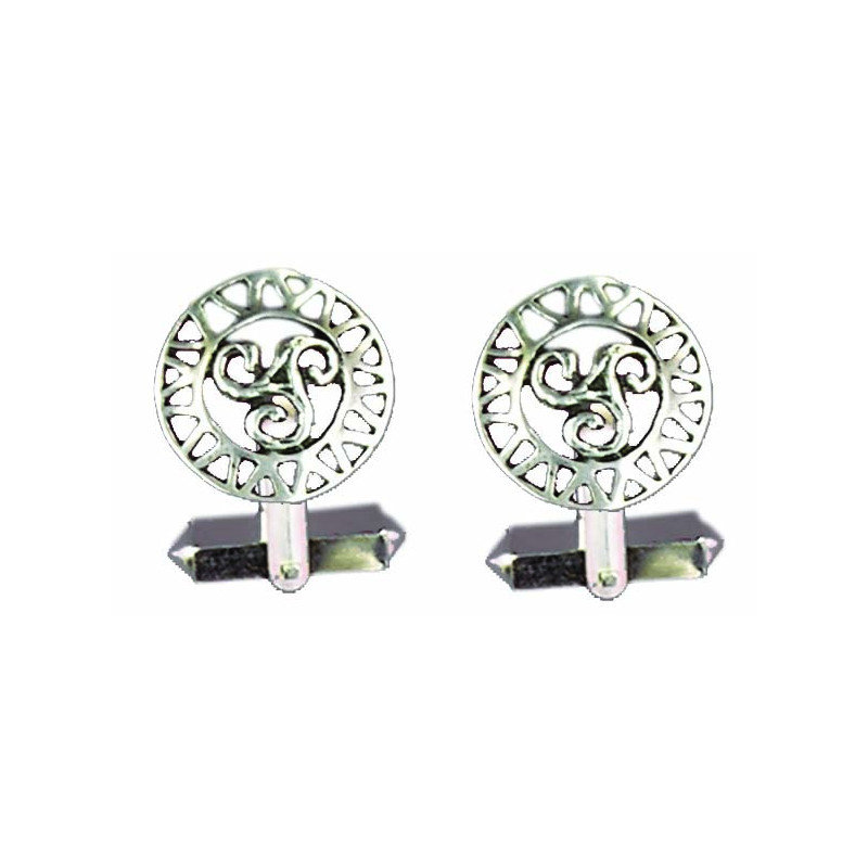 B. Openwork Triskel Cufflink (Clip ID 12010)